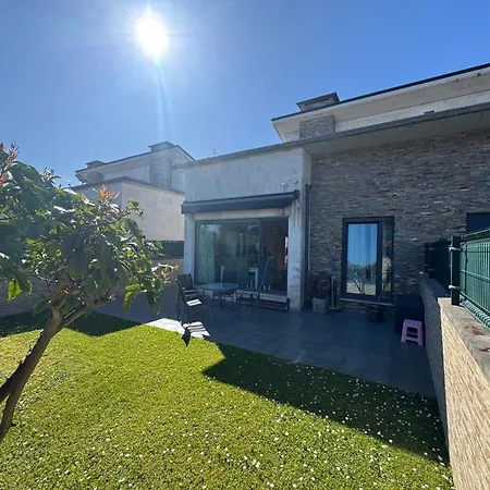 Jardines Hébergement de vacances *